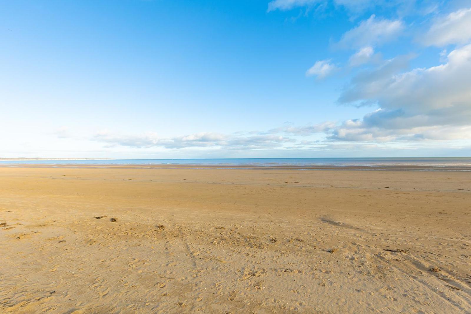 Beachfront Apartment - Ground Floor Apartment With Sea Views, Next To The Beach, Bridlington, North Yorkshire Bessingby Exterior foto